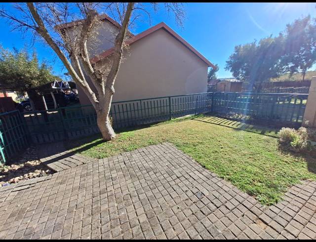 3 BEDROOM TOWNHOUSE FOR SALE IN ILLIONDALE